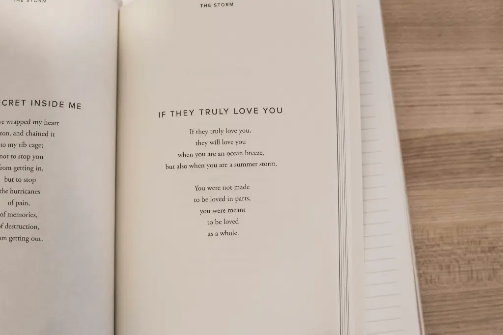 unsplash_hB2pQyFleSQ_e book mockup.jpg.jpg.jpg.webp